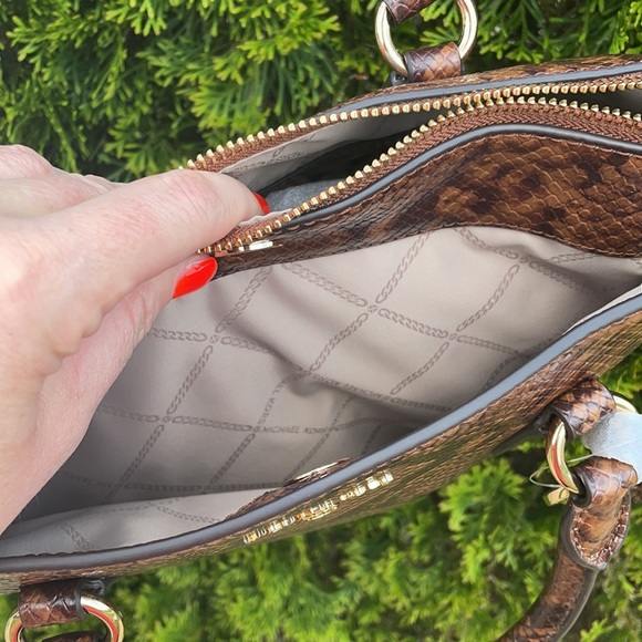 MK Elson large satchel vegan faux leather - Picture 7 of 10